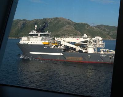 Heavy work ship