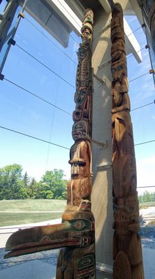 Huge totems in MOA