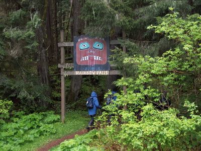 Trailhead to the Rainbow Falls