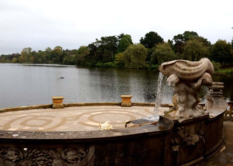 HEVER CASTLE - THE ITALIAN GARDEN