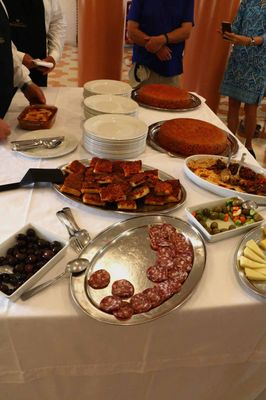LUNCH AND A TASTING