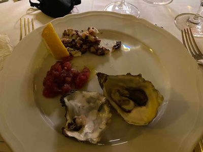 FRENCH OYSTERS AND TUNA TARTARE