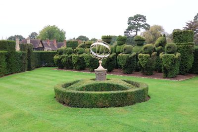 HEVER CASTLE - THE ITALIAN GARDEN