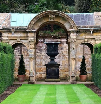 HEVER CASTLE - THE ITALIAN GARDEN