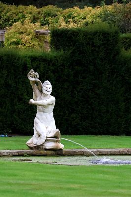 HEVER CASTLE - THE ITALIAN GARDEN