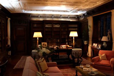 A PRIVATE TOUR OF HEVER CASTLE
