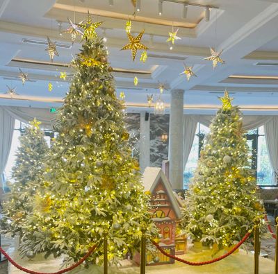 CHRISTMAS DECORATIONS AT THE VINPEARL