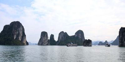 KARST STRUCTURES IN HA LONG BAY