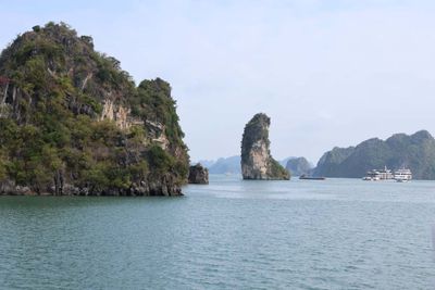KARST STRUCTURES IN HA LONG BAY