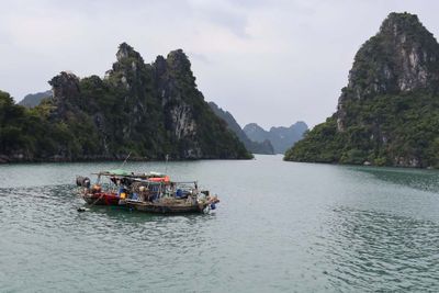 KARST STRUCTURES IN HA LONG BAY