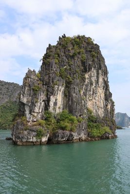 KARST STRUCTURES IN HA LONG BAY