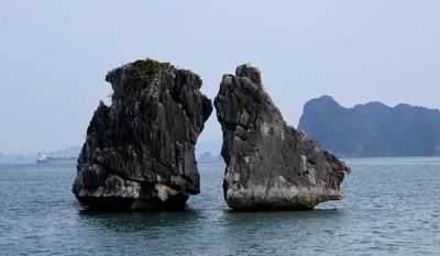 KARST STRUCTURES IN HA LONG BAY