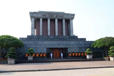 HO CHI MINH MAUSOLEUM