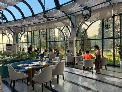 DINIG ATRIUM VINPEARL