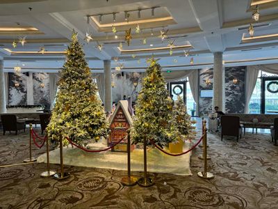 CHRISTMAS DECORATIONS AT THE VINPEARL
