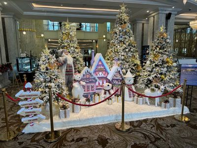 CHRISTMAS DECORATIONS AT THE VINPEARL