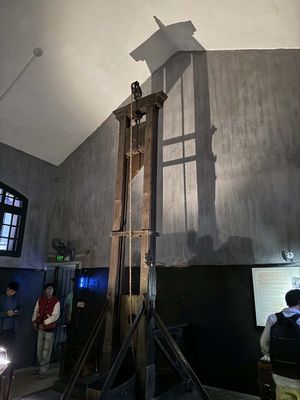 FRENCH GUILLOTINE