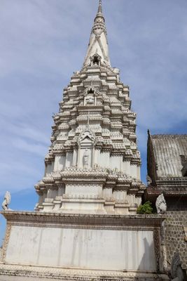PHNOM PROS TEMPLE