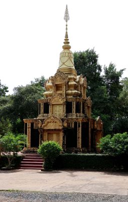 SHRINE TO KILLING FIELD VICTIMS