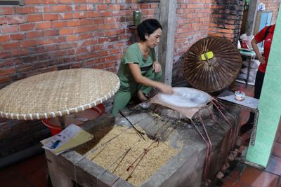 MAKING RICE PANCAKES