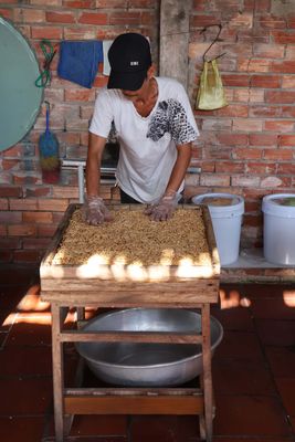 MAKING RICE AND CASABA PUFF SWEETS