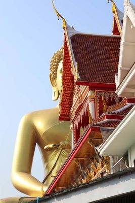 GOLDEN BUDDHA AT PAK NAU TEMPLE