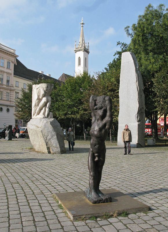 Helmut-Zilk-Platz,Mahnmal gegen Krieg u.Faschismus
