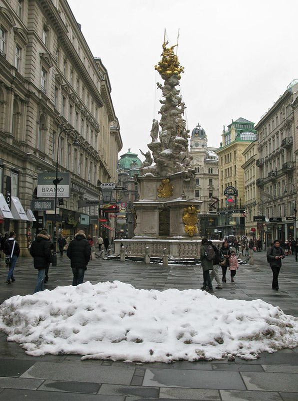 Dreifaltigkeitssule,Graben