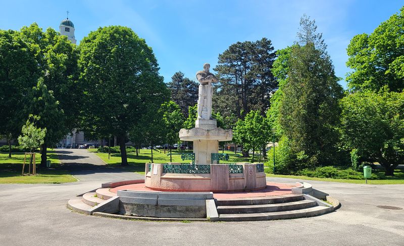 Monuments,Statues,Sculptures,Fountains in Vienna
