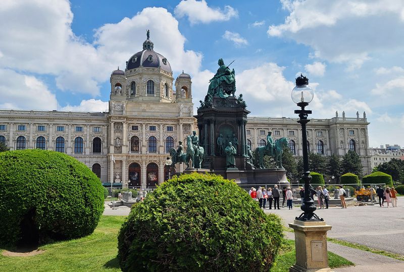 Monuments,Statues,Sculptures,Fountains in Vienna
