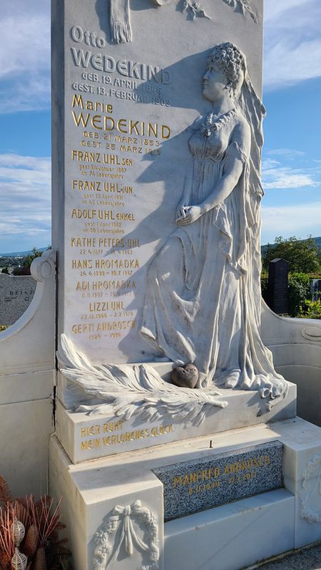 Arts&Cafts in Cemetery Baumgarten,Vienna