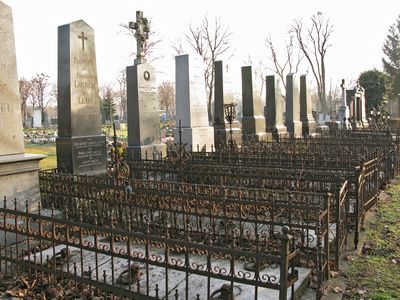 Central Cemetery3
