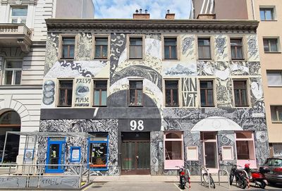 Burggasse 98