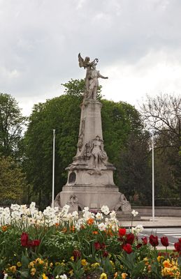 Calais War Memorial2.jpg