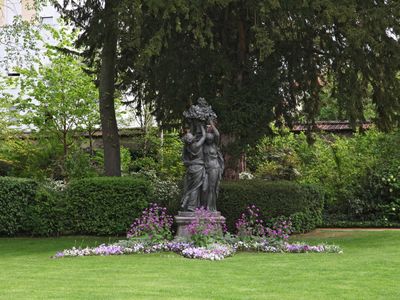 City Hall-Garden1