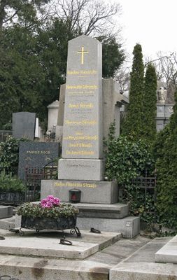 1.Wife Henriette and 2 Sisters