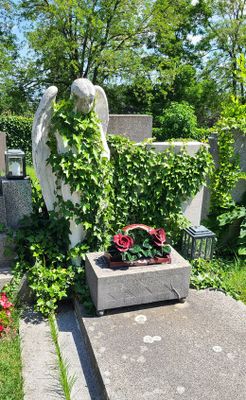 Cemetery Sievering32.jpg