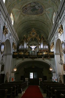 Mariahilfer Kirche1