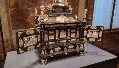 Kabinettschrank (1582)