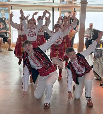 Evening entertainment-Bulgarian folklore performance