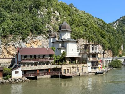 Cursing up the Danube-Mraconia Monastery.