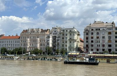 Coming into Budapest
