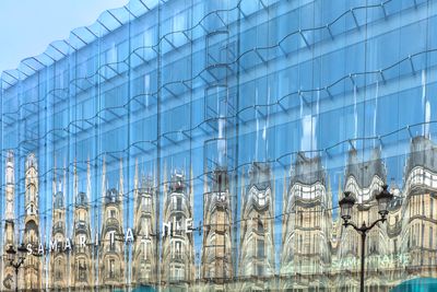 Reflets dans la façade de la Samaritaine