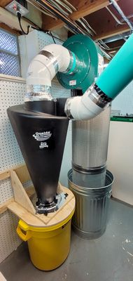 Grizzly G0944 1250 CFM Dust Collector and Oneida Super Dust Deputy XL