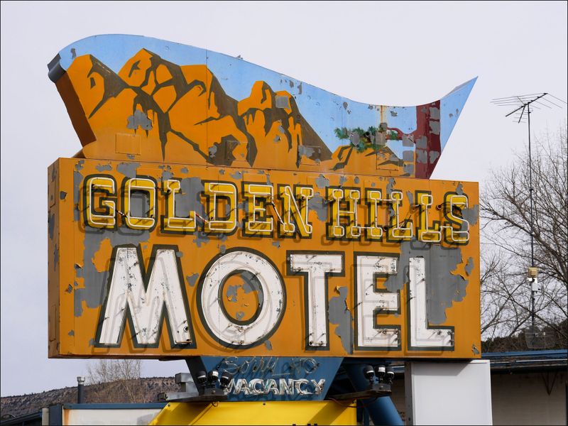 The Golden Hills Motel