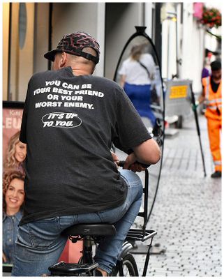 Clothes communicate