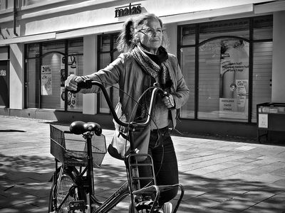 Bike pushing 48