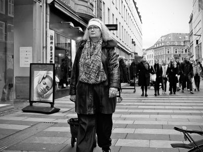 Shopper with trolley