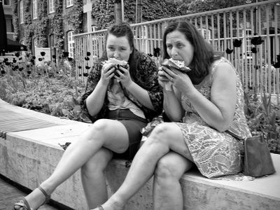 Summer lunch on the edge