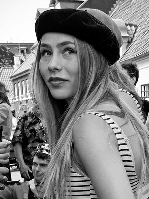Hat girl 38